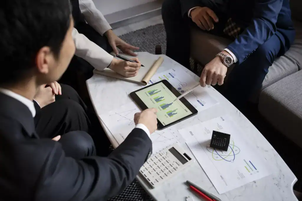 定存質借利率低、流程快、不影響本金，但額度有限且有到期風險