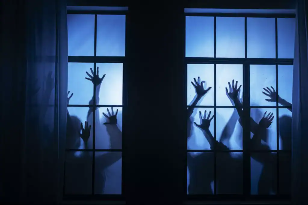 遇到討債上門怎麼辦？冷靜蒐證、立即報警並尋求法律專業協助